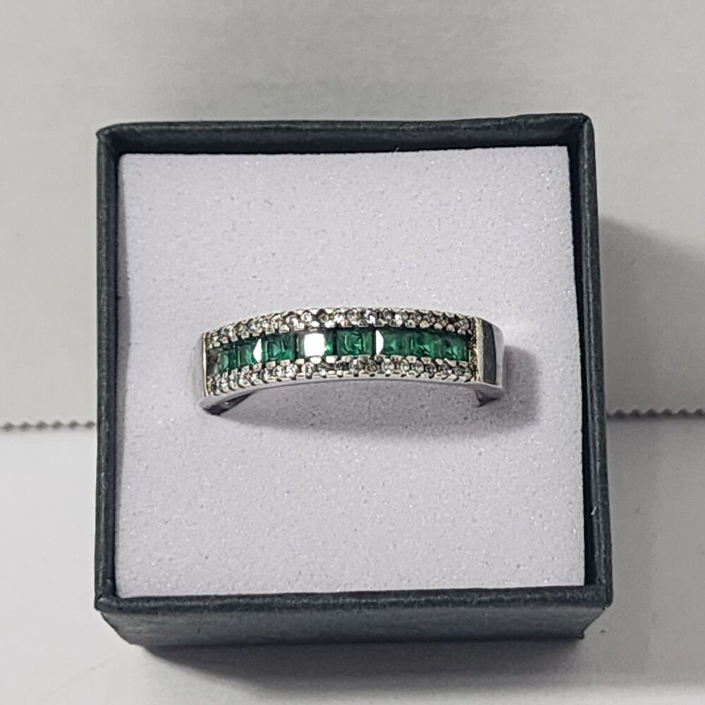 Sterling Silver Princess Cut Green Rhinestone Band Ring Size 9 1/2 or 20mm.